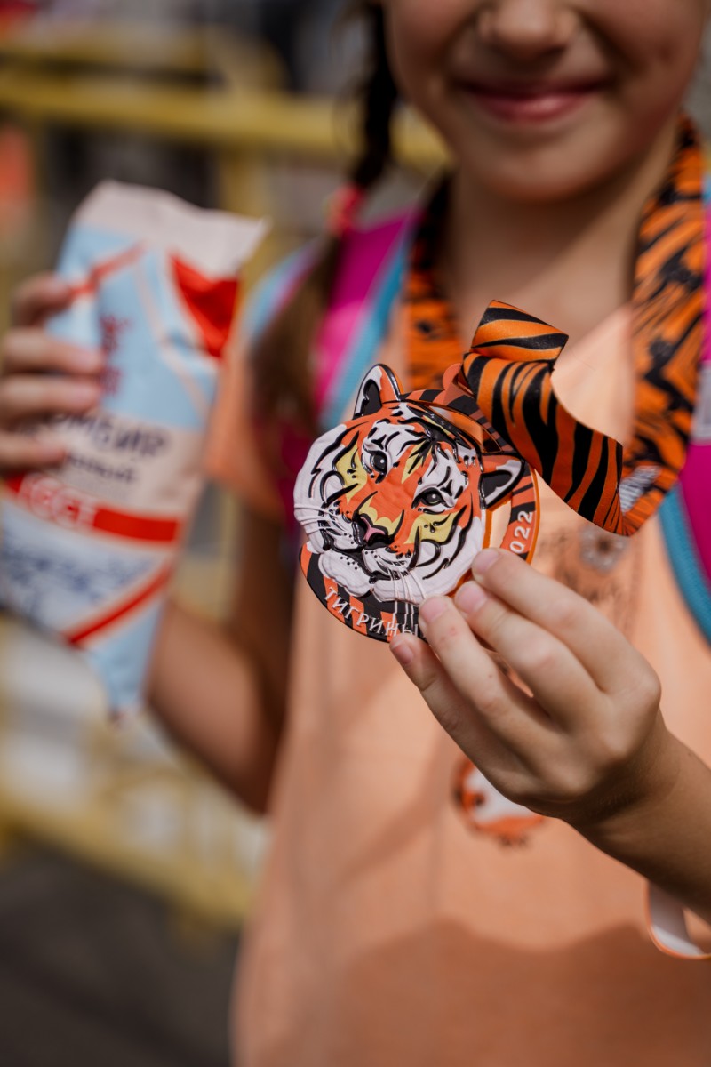 Гостей фестиваля «Я, мы, тигр» угостили сосисками и мороженым